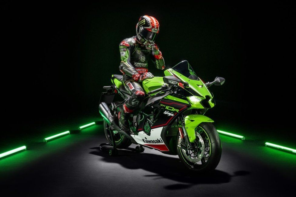 Moto - Test: Verso la prova: Kawasaki ZX-10R ed RR MY2021, la regina della SBK si evolve