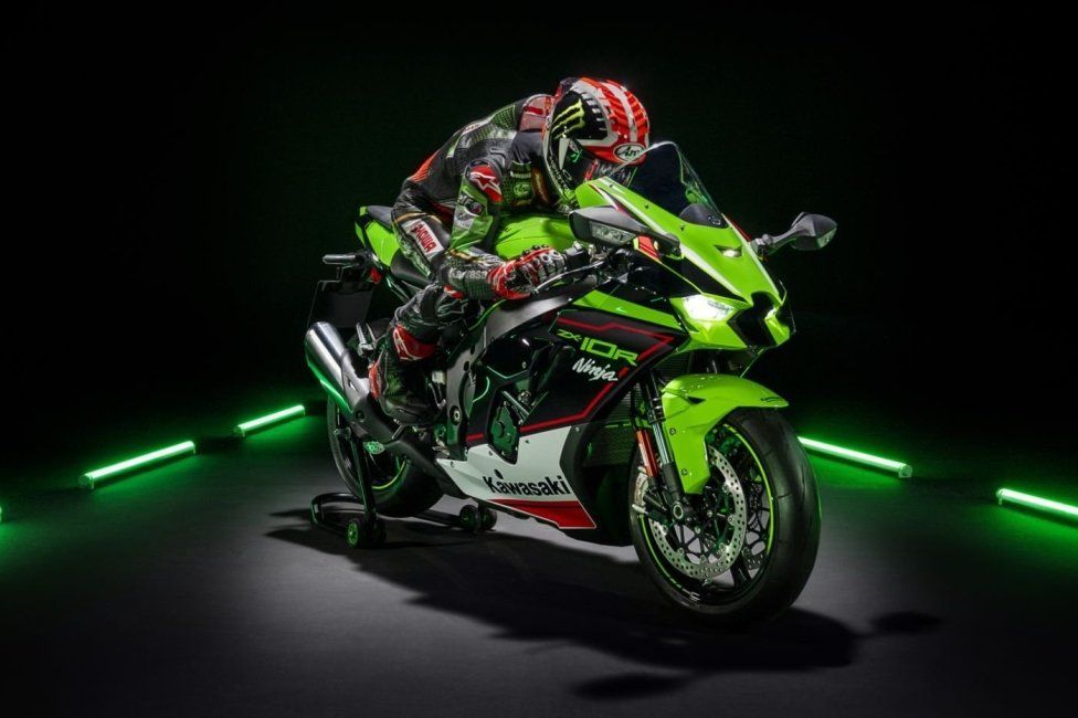 Moto - Test: Verso la prova: Kawasaki ZX-10R ed RR MY2021, la regina della SBK si evolve
