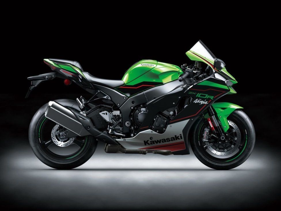 Moto - Test: Verso la prova: Kawasaki ZX-10R ed RR MY2021, la regina della SBK si evolve