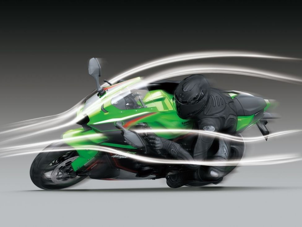 Moto - Test: Verso la prova: Kawasaki ZX-10R ed RR MY2021, la regina della SBK si evolve