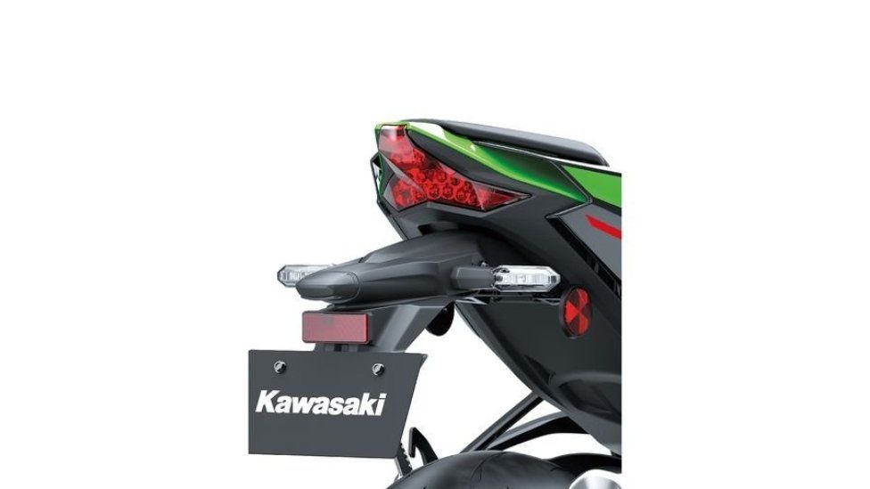 Moto - News: Kawasaki Ninja ZX-10R  e RR 2021: una belva per soli (500) 'manici' 
