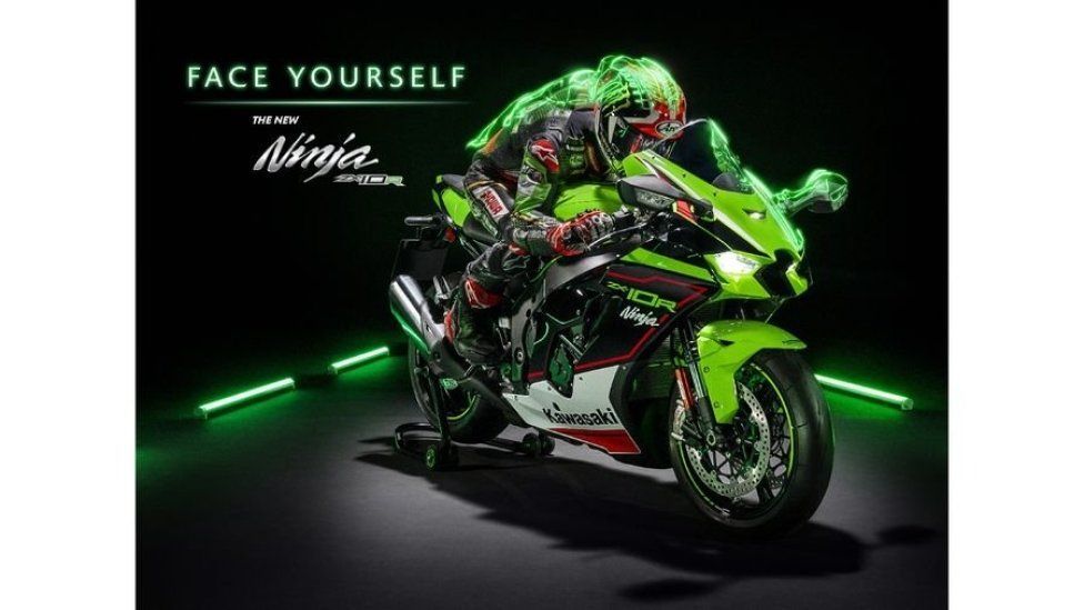 Moto - News: Kawasaki Ninja ZX-10R  e RR 2021: una belva per soli (500) 'manici' 