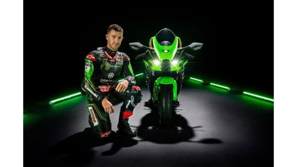 Moto - News: Kawasaki Ninja ZX-10R  e RR 2021: una belva per soli (500) 'manici' 