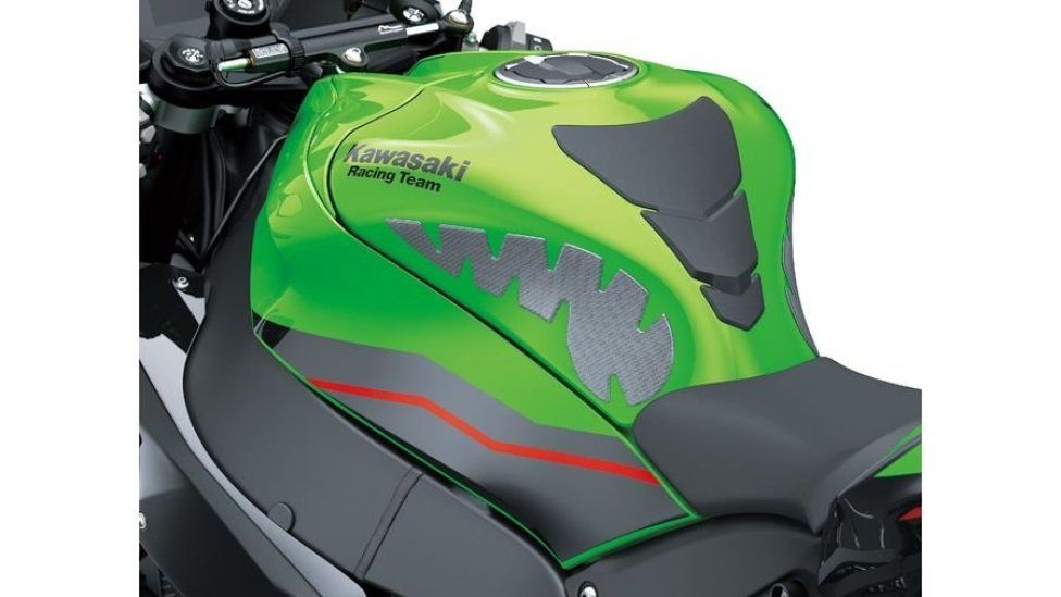 Moto - News: Kawasaki Ninja ZX-10R  e RR 2021: una belva per soli (500) 'manici' 