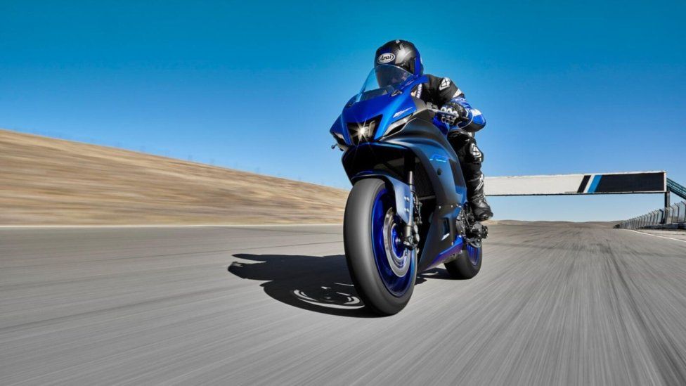 Moto - Gallery: Yamaha R7: giù i veli! Le basteranno 73 cavalli?
