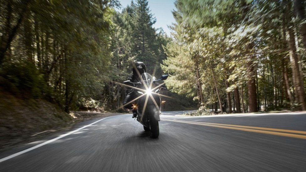 Moto - Gallery: Yamaha R7: giù i veli! Le basteranno 73 cavalli?