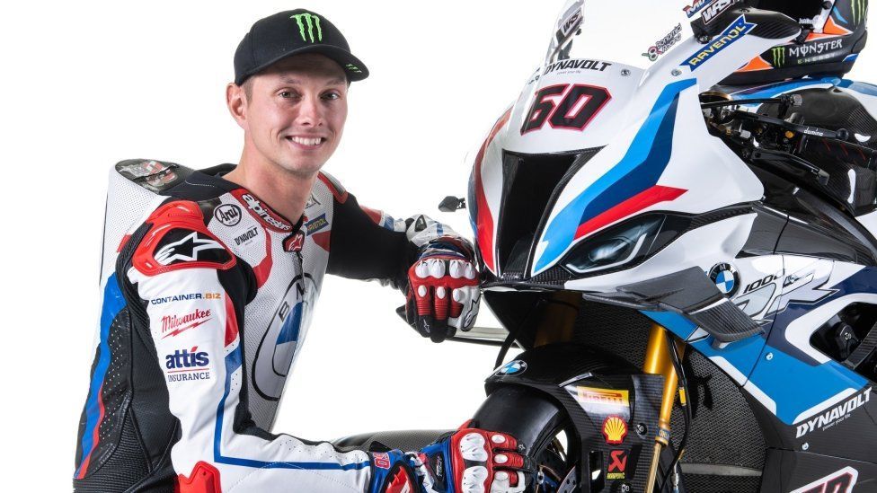 SBK: BMW toglie il velo! Ecco le livree 2021 di van der Mark e Sykes