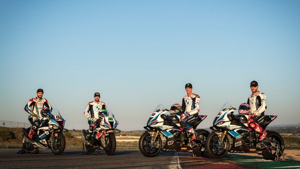 SBK: BMW toglie il velo! Ecco le livree 2021 di van der Mark e Sykes