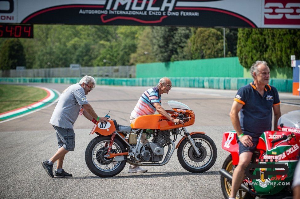 News: 200 miglia di Imola: Cecotto, Lucchinelli e Bianchi fra i protagonisti