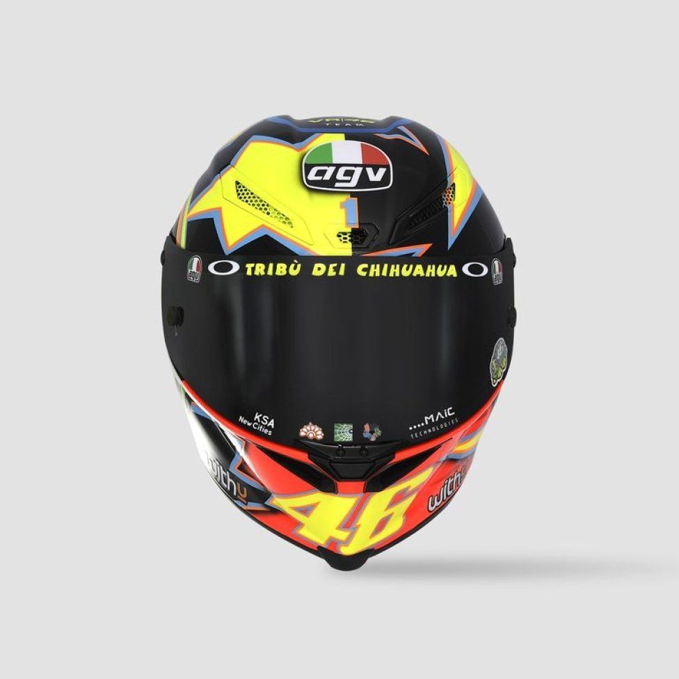 MotoGP: Valentino si fa in 9: i piloti dell’Academy a Valencia con i caschi di Rossi