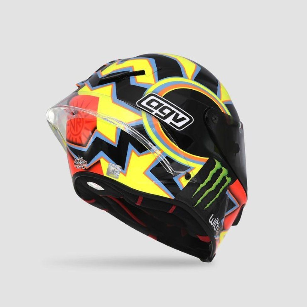 MotoGP: Valentino si fa in 9: i piloti dell’Academy a Valencia con i caschi di Rossi