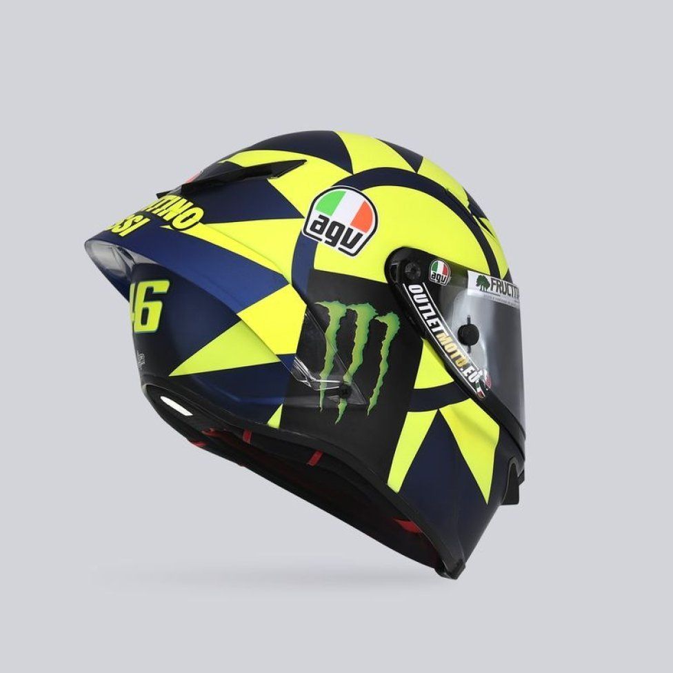 MotoGP: Valentino si fa in 9: i piloti dell’Academy a Valencia con i caschi di Rossi