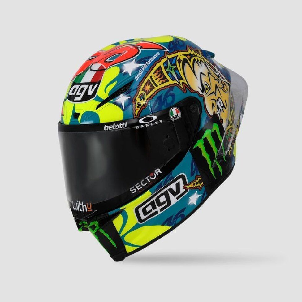 MotoGP: Valentino si fa in 9: i piloti dell’Academy a Valencia con i caschi di Rossi