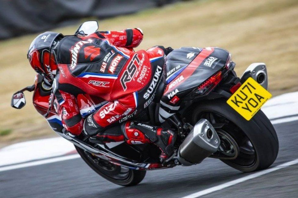 Moto - Test: Guintoli e l'Hayabusa Replica Endurance a Donington: "E' un missile"