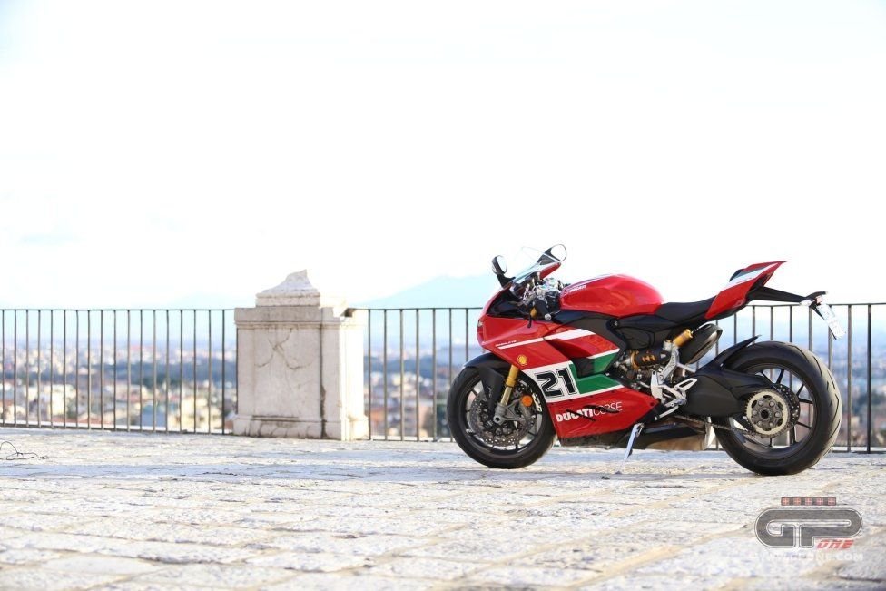 Moto - Test: PROVA - Ducati Panigale V2 Bayliss: siamo tutti figli di Troy