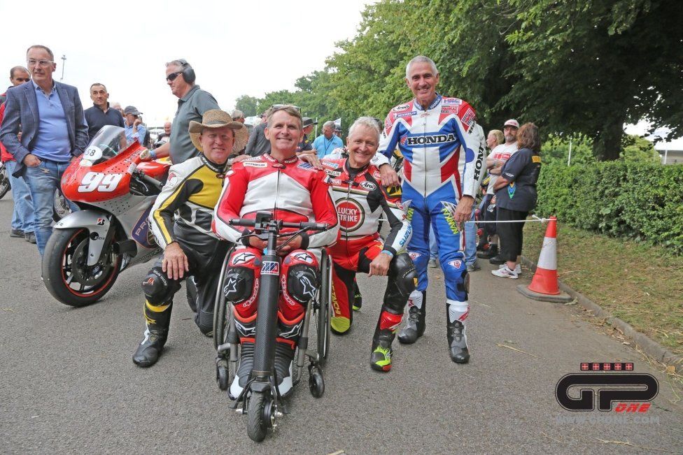 MotoGP: Goodwood, dodici titoli mondiali in una foto: Rainey, Roberts, Schwantz, Doohan