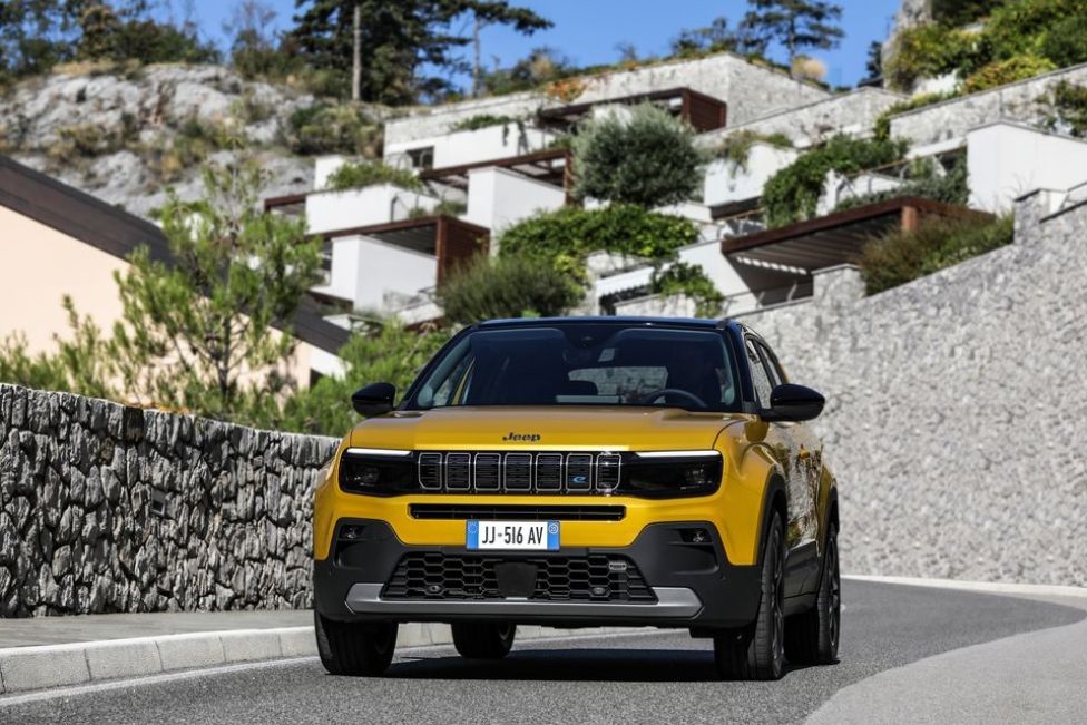 Auto - News: Jeep Avenger 4x4: la concept car di Stellantis si mostra a Parigi