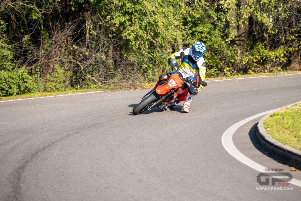 Moto - Test: GASGAS SM700, motardone ispanico all’ennesima potenza