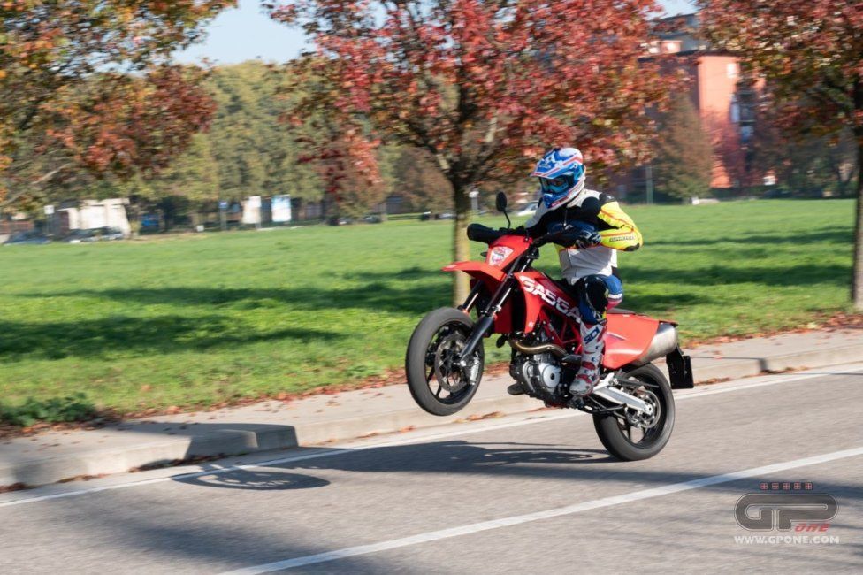 Moto - Test: GASGAS SM700, motardone ispanico all’ennesima potenza