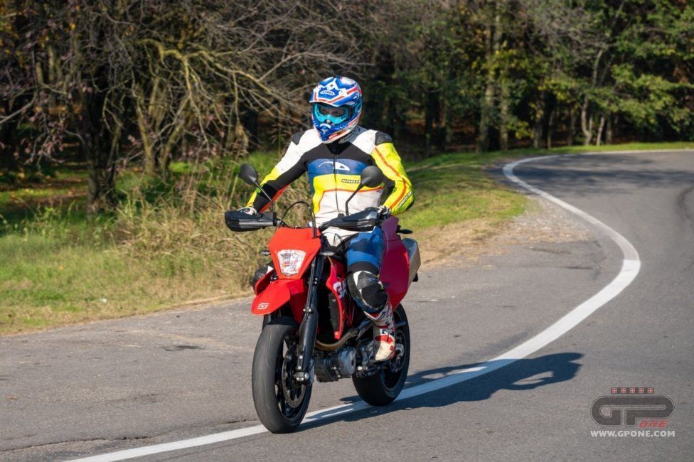Moto - Test: GASGAS SM700, motardone ispanico all’ennesima potenza