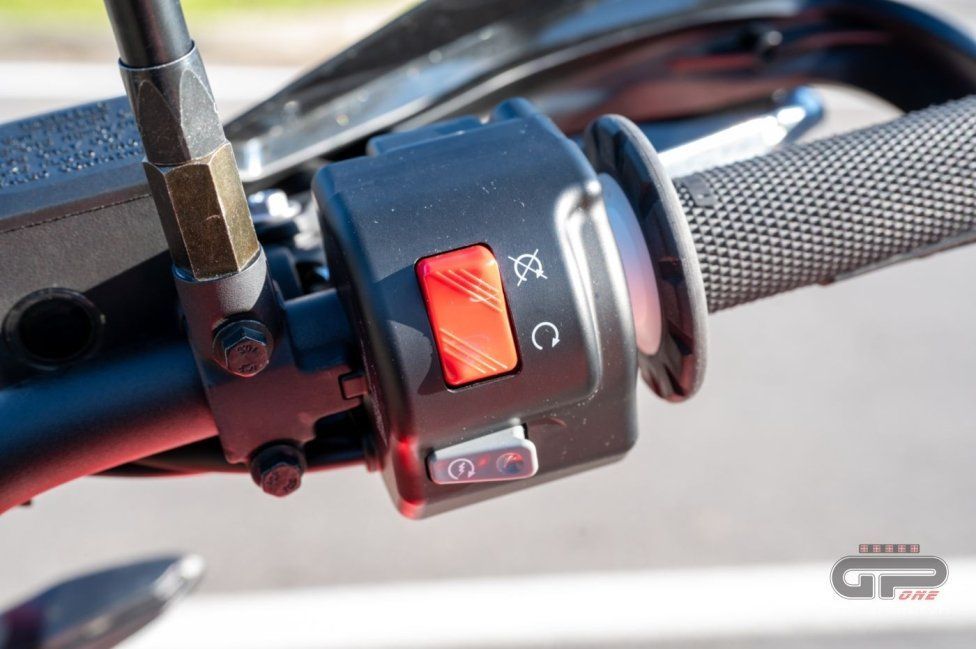Moto - Test: GASGAS SM700, motardone ispanico all’ennesima potenza