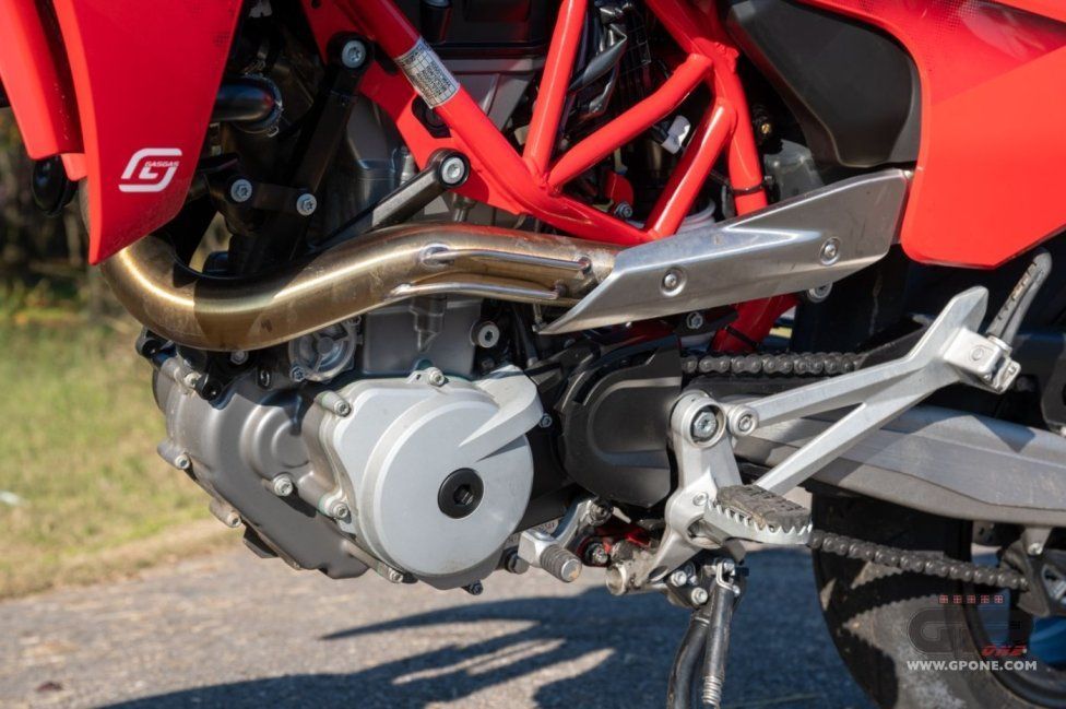 Moto - Test: GASGAS SM700, motardone ispanico all’ennesima potenza