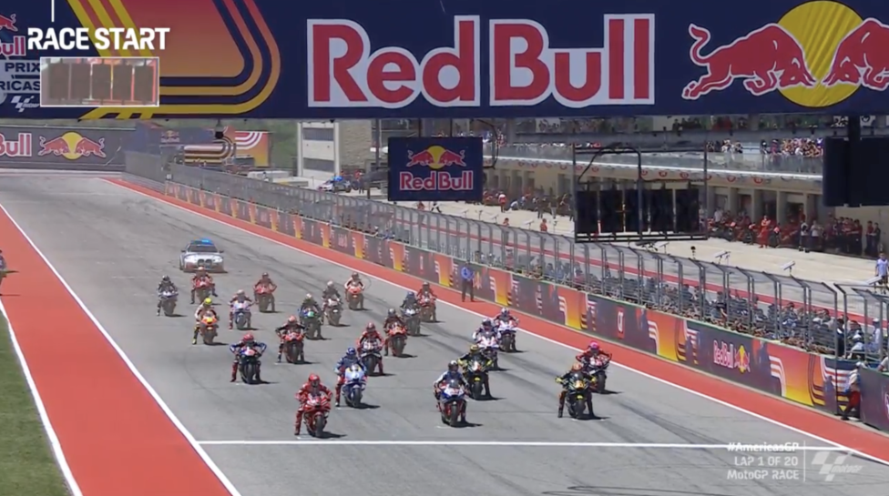 MotoGP: Rins non fa rimpiangere Marquez e domina ad Austin, Marini 2°, disastro Bagnaia