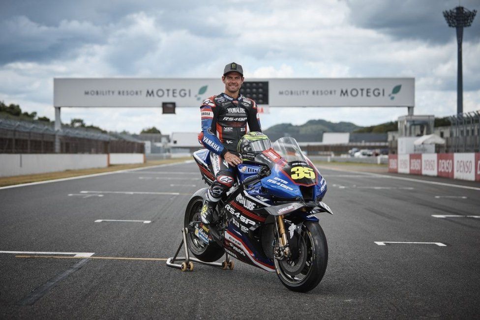 MotoGP: FOTO - Cal Crutchlow collaudatore e modello per Yamaha a Motegi