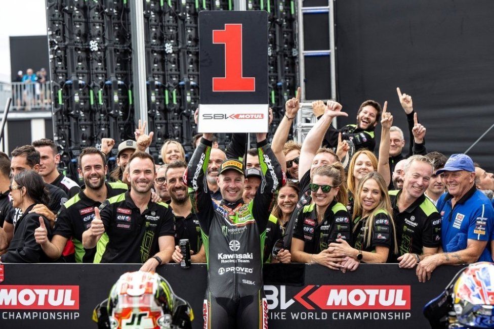 WSBK: Crisi di risultati, motivazione e una moto senza armi: ecco perché Rea ha lasciato Kawasaki