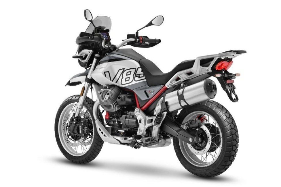 Moto - EICMA: Moto Guzzi V 85 2024: l'enduro stradale è ora disponibile in tre versioni