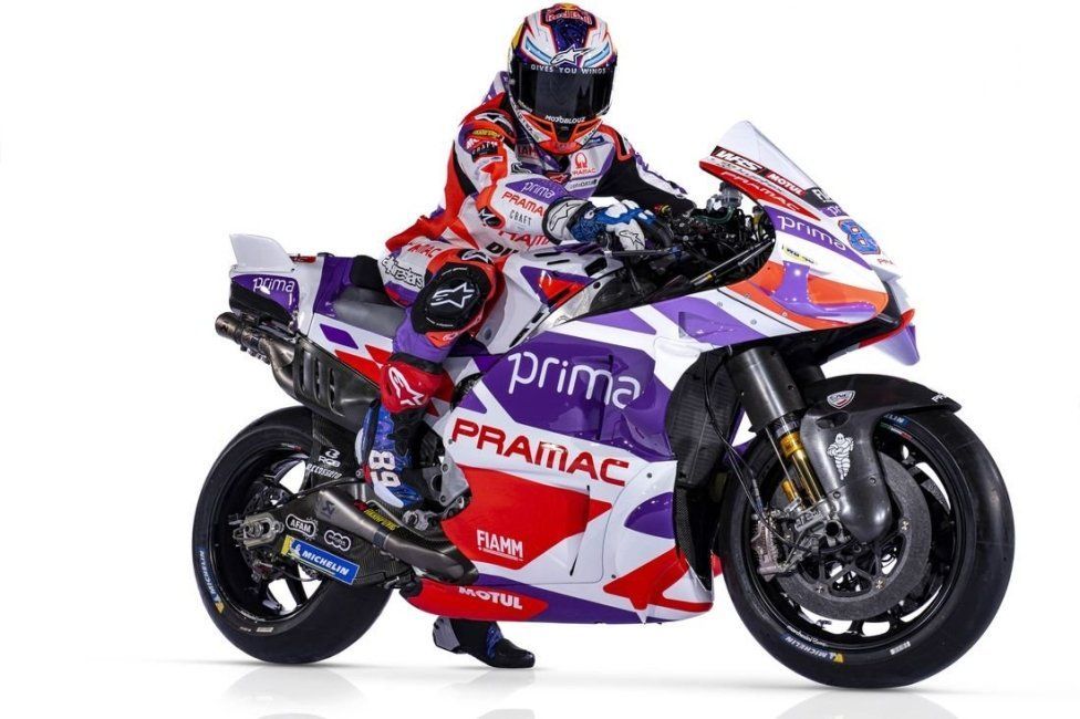 MotoGP: FOTO - Pramac presenta le Ducati 2023 e rende omaggio ad Angel Nieto