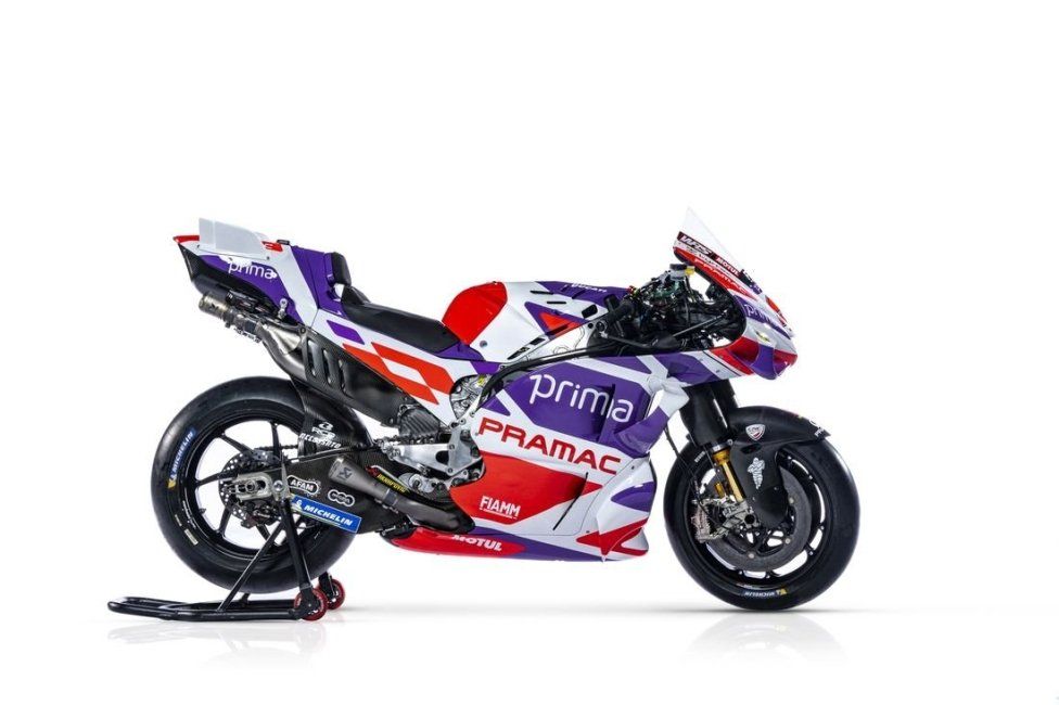 MotoGP: FOTO - Pramac presenta le Ducati 2023 e rende omaggio ad Angel Nieto