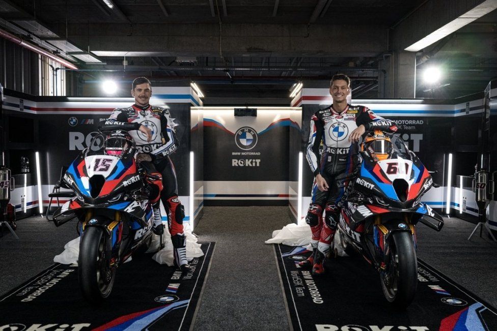 SBK: BMW si rifà il look: nuova livrea black per la M 1000 RR di Redding