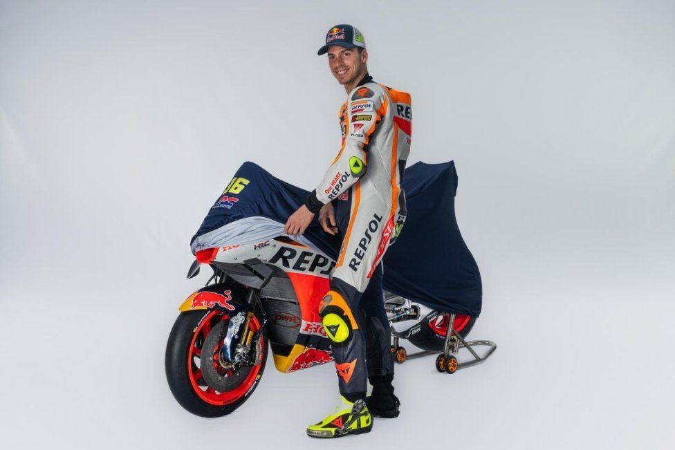 MotoGP: FOTO - Ecco le nuove Honda 2023 di Marc Marquez e Joan Mir