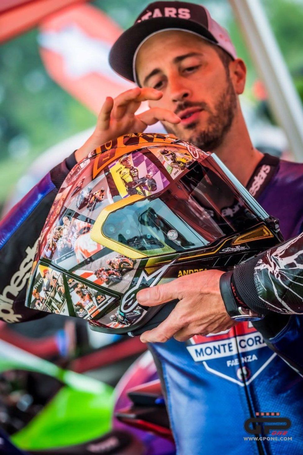 MotoGP: Un casco Alpinestars da leggenda per Andrea Dovizioso