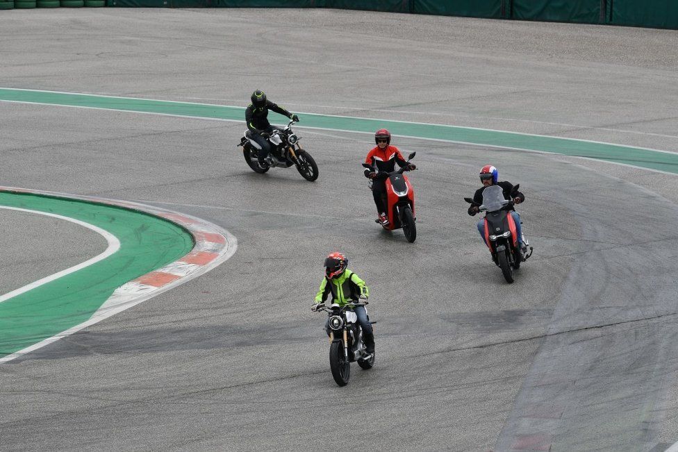 News: Jorge Lorenzo guida la carica del terzo Pro Day VMoto Soco 2023