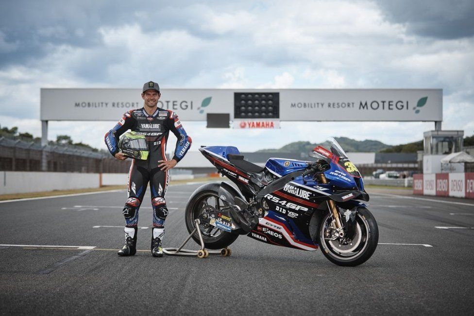 MotoGP: FOTO - Cal Crutchlow collaudatore e modello per Yamaha a Motegi
