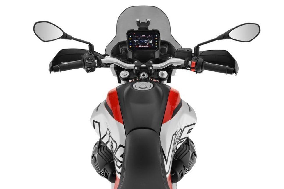 EICMA: Moto Guzzi V 85 2024: l'enduro stradale è ora disponibile in tre versioni