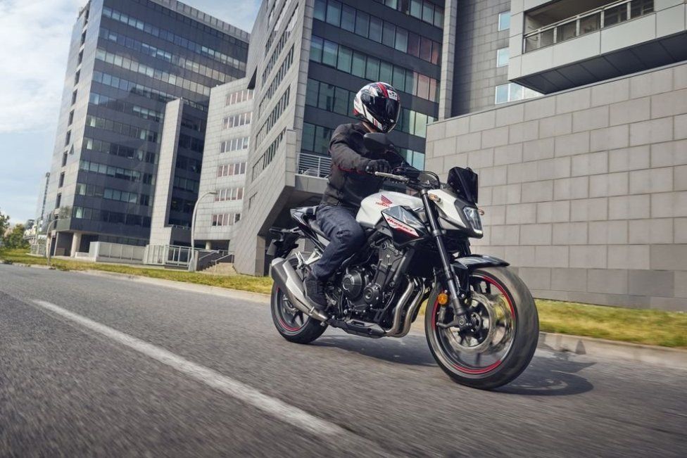 EICMA: Honda CB500 Hornet 2024: l'entry level che guarda al futuro