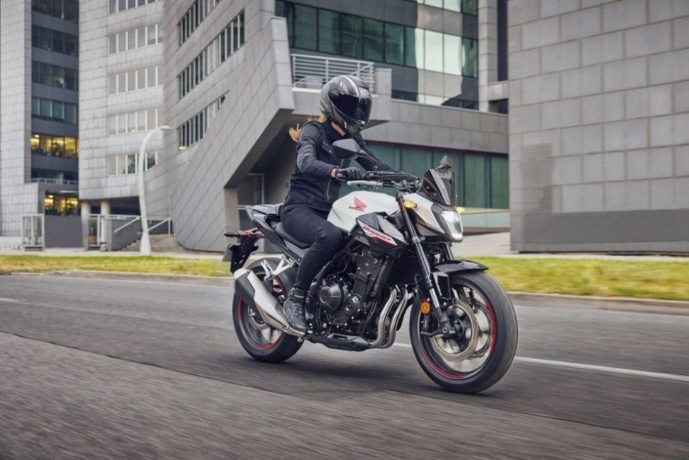 EICMA: Honda CB500 Hornet 2024: l'entry level che guarda al futuro