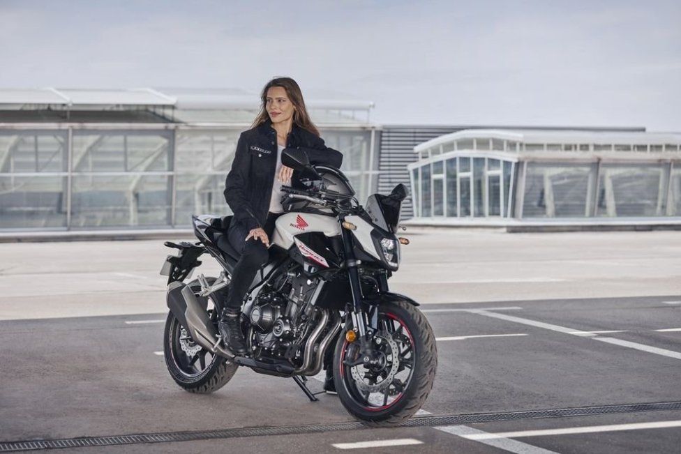 EICMA: Honda CB500 Hornet 2024: l'entry level che guarda al futuro
