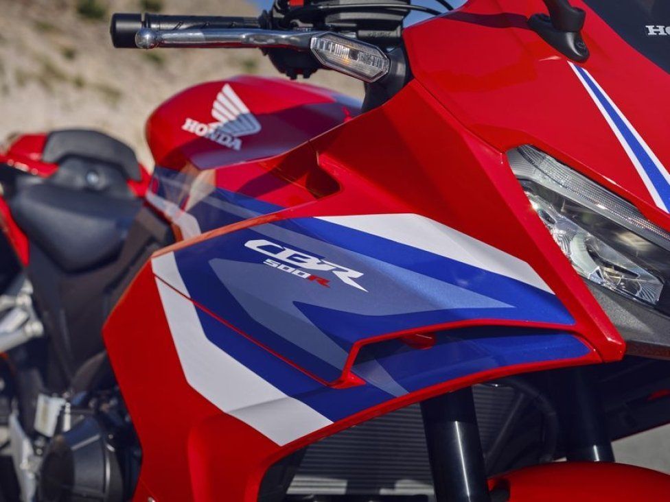 EICMA: Honda CBR500R 2024: la supersportiva dedicata ai 18enni
