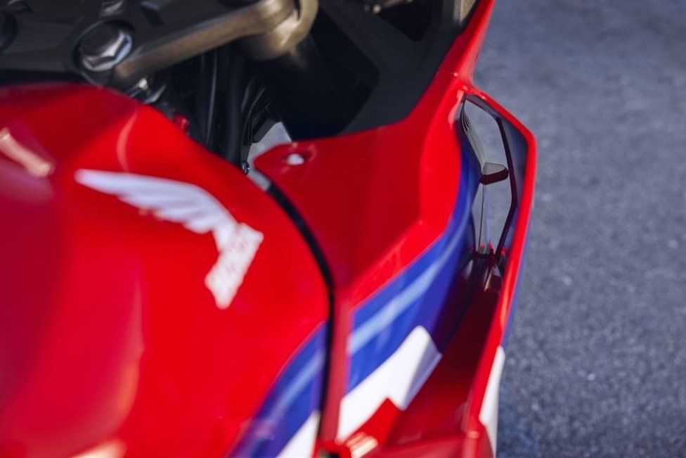 EICMA: Honda CBR500R 2024: la supersportiva dedicata ai 18enni