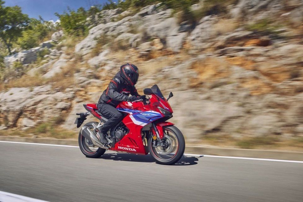 EICMA: Honda CBR500R 2024: la supersportiva dedicata ai 18enni