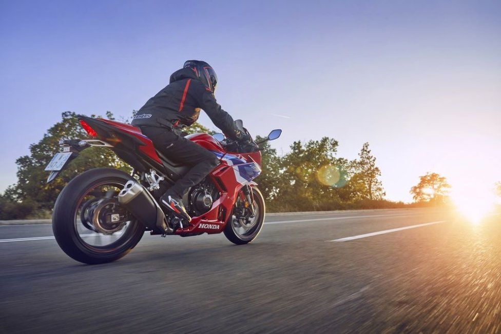 EICMA: Honda CBR500R 2024: la supersportiva dedicata ai 18enni