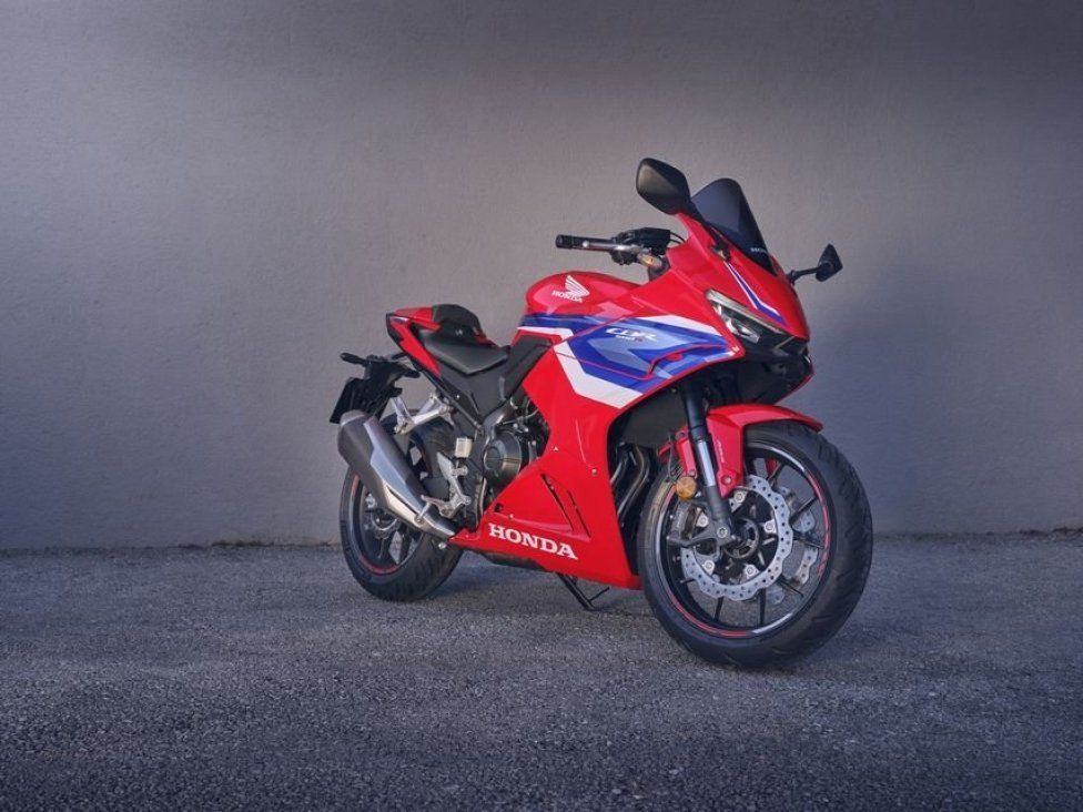 EICMA: Honda CBR500R 2024: la supersportiva dedicata ai 18enni