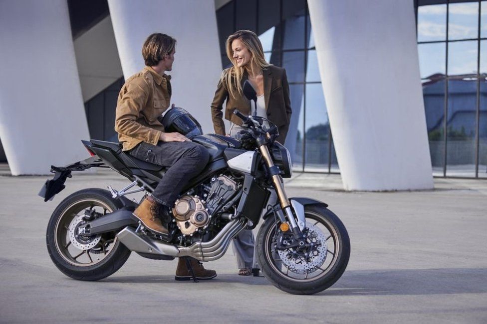 EICMA: Honda CB650R 2024: raffinato restyling per la "Neo Sports Cafè" 