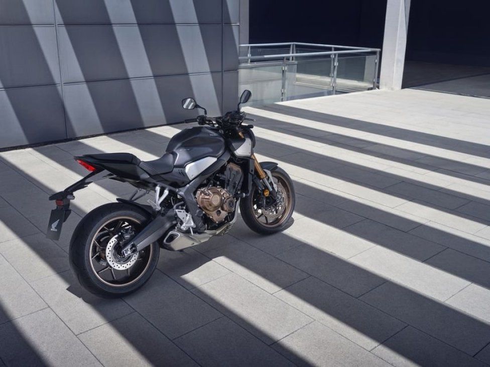 EICMA: Honda CB650R 2024: raffinato restyling per la "Neo Sports Cafè" 