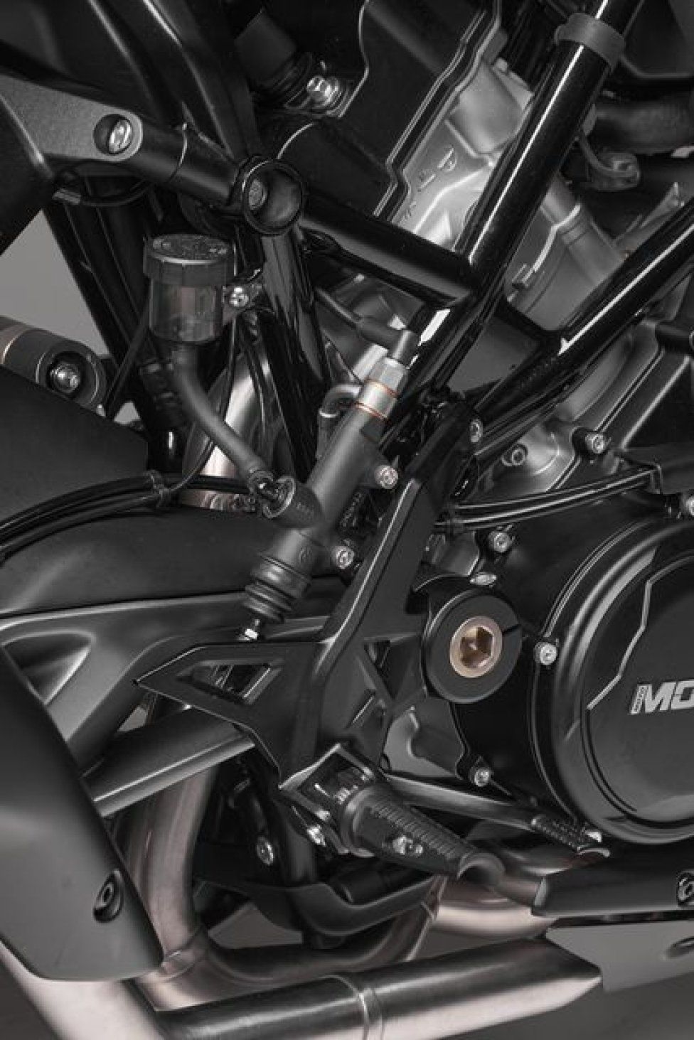 EICMA: Moto Morini Corsaro 750: design futuristico per la nuova steetfighter
