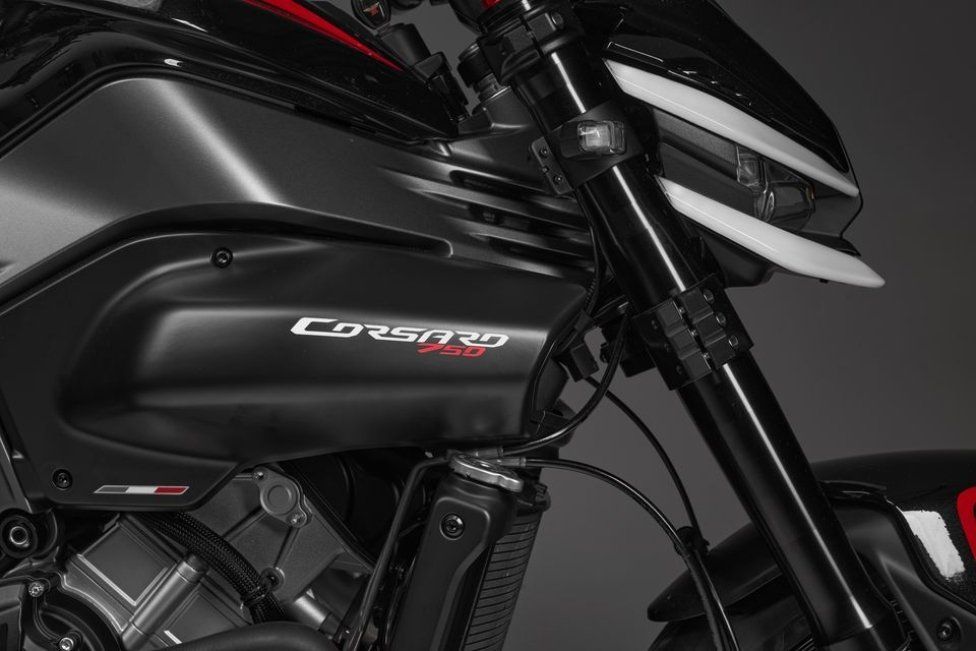 EICMA: Moto Morini Corsaro 750: design futuristico per la nuova steetfighter